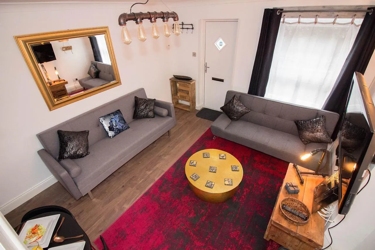 Magdalen Quarters Apartment Exeter 0*,
